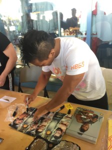 KUSHIDA signing